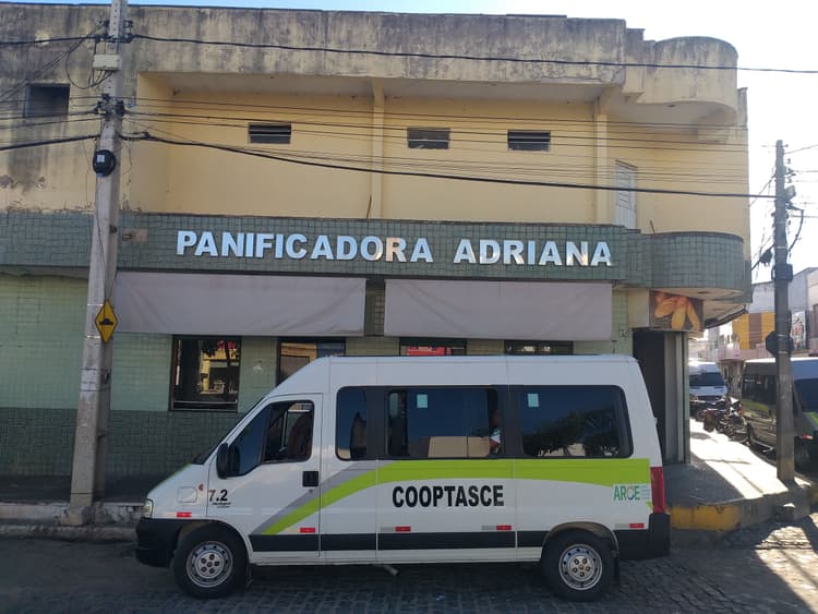 Ponto de embarque em frente à Panificadora Adriana